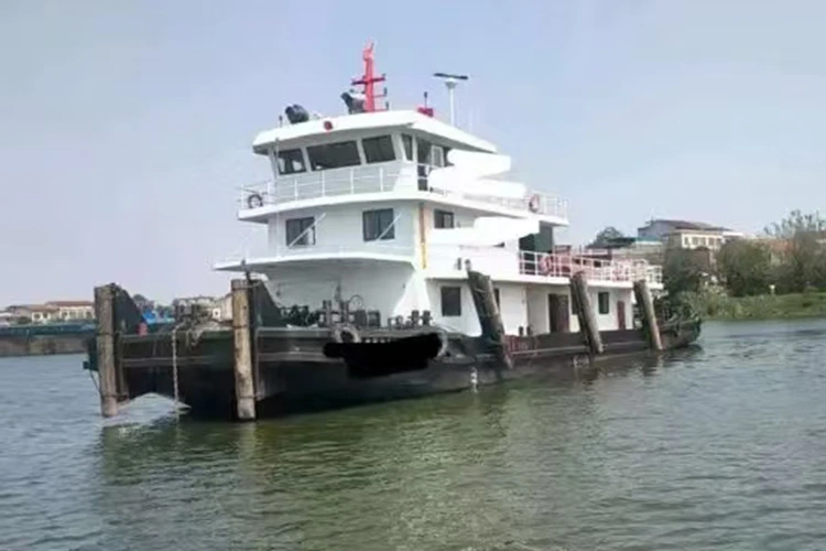 কিভাবে একটি হারবার টাগবোট বন্দরের দক্ষতা এবং জাহাজের নিরাপত্তা উন্নত করে?